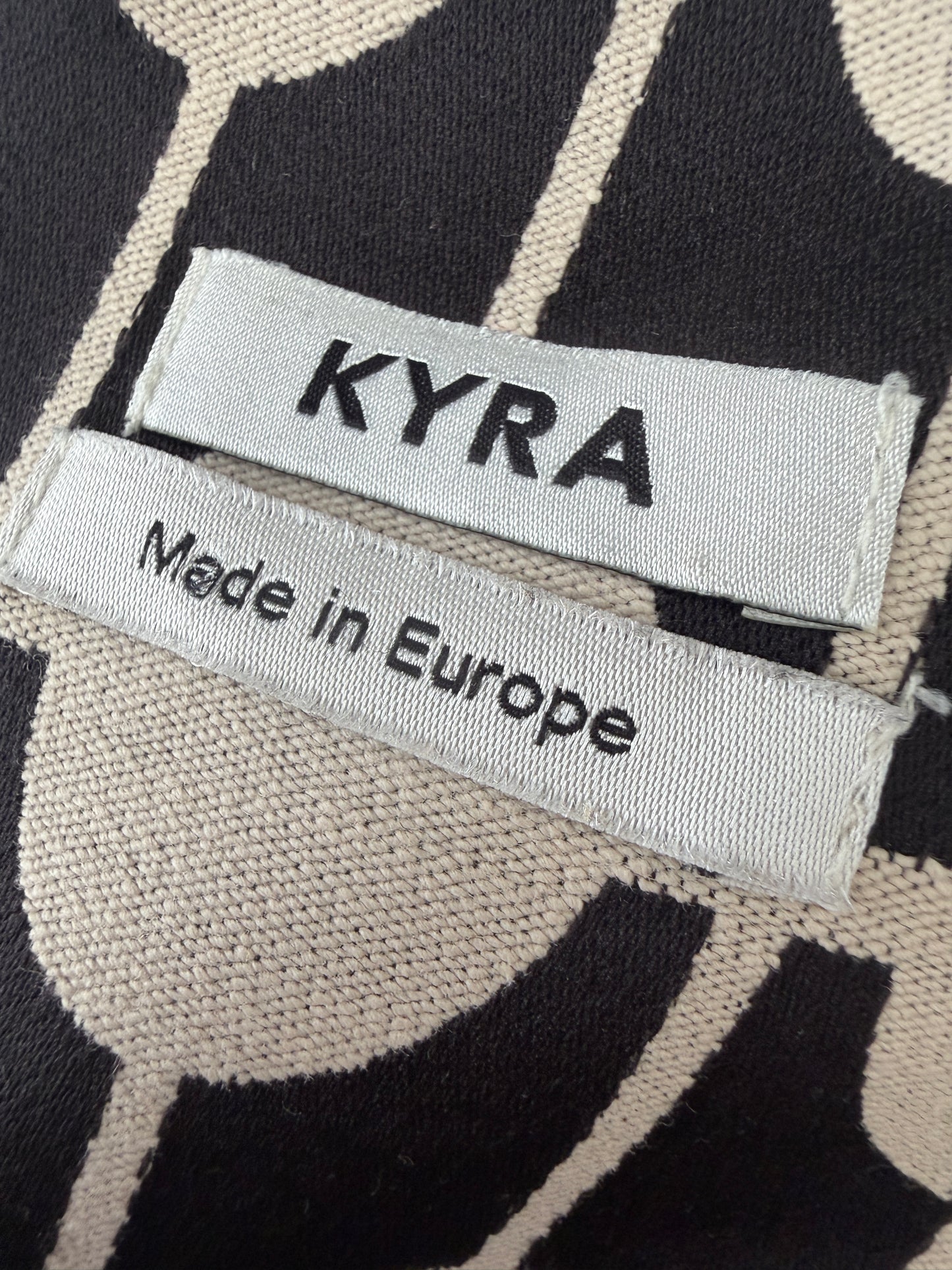 Kyra rok M