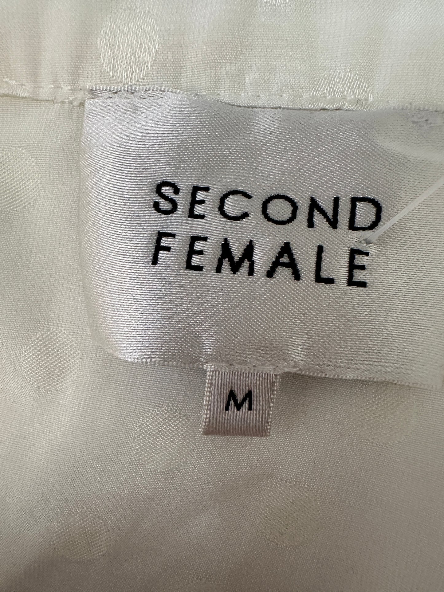 Second Female shirt M