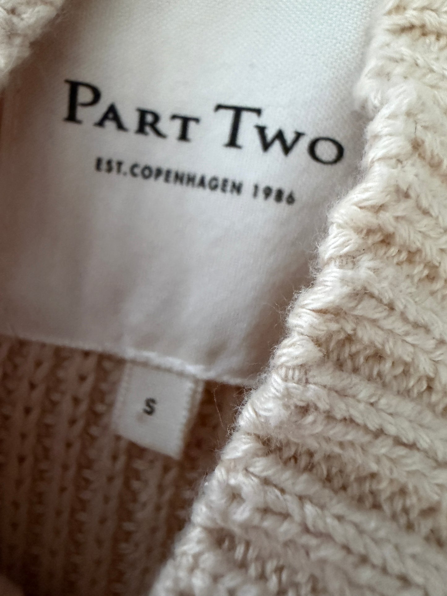Part Two jurk S