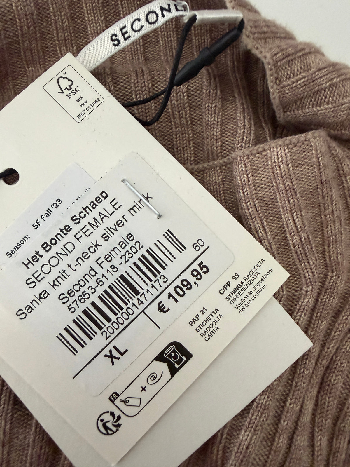 Second Female trui NIEUW XL