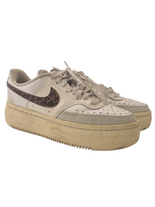 Nike sneakers 40
