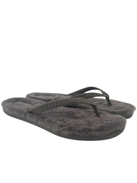 Ugg slippers 39