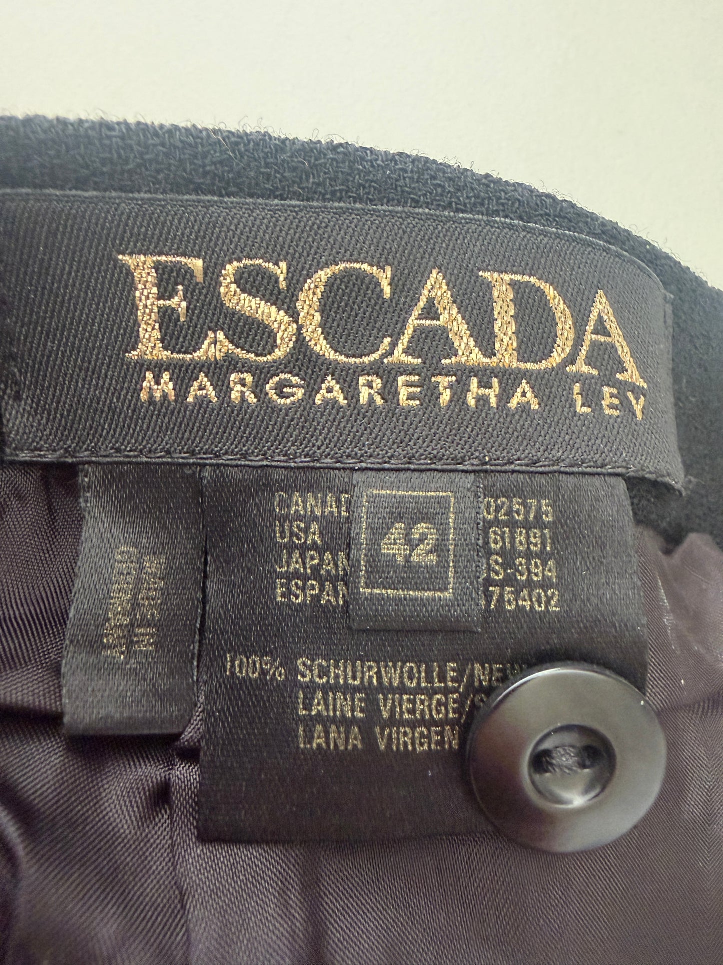 Escada rok XL