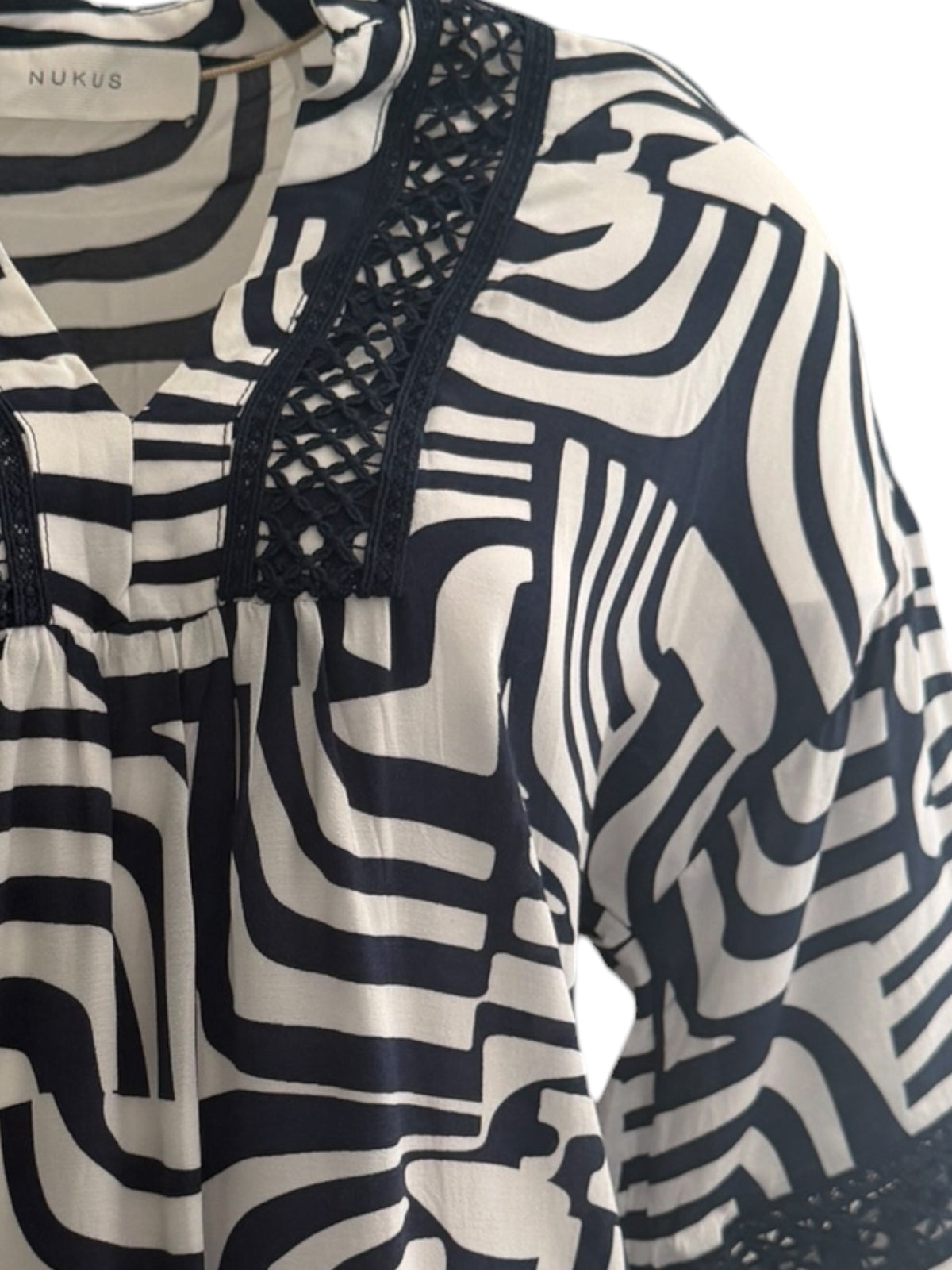 Nukus shirt NEW XS